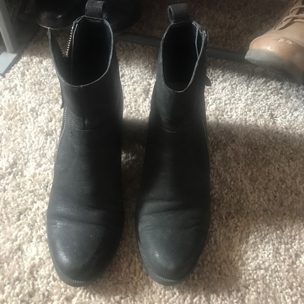 Heeled booties - Picture 3 of 3